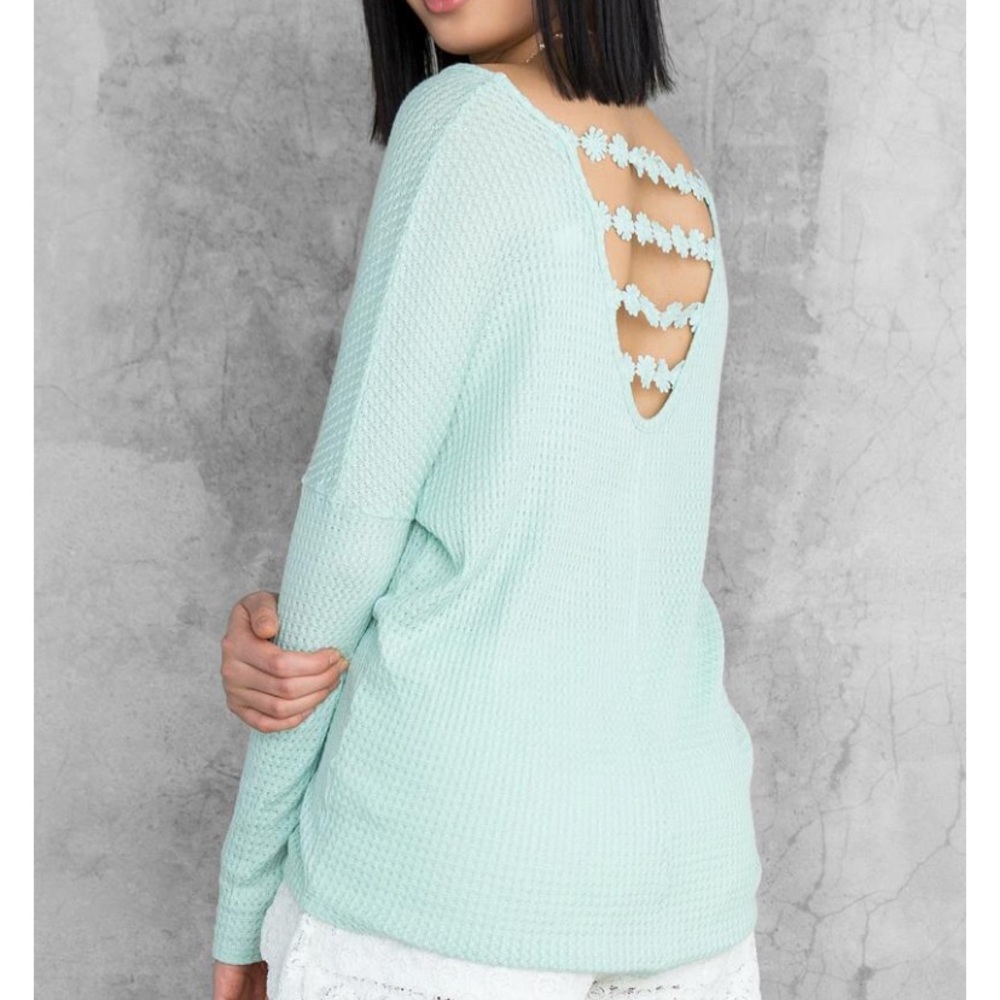 NWT Francesca’s LEELAND CROCHET TOP